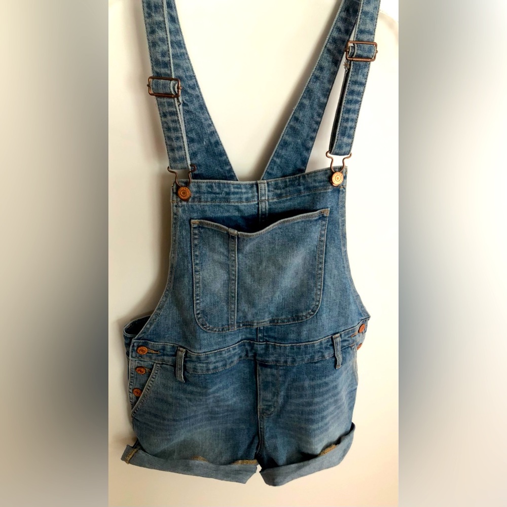 OLD NAVY Bib Jean Shorts  Size M  20 Chest